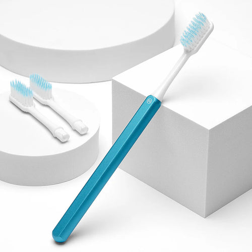 Nada - Adult Toothbrush with 3 Replacement Heads NEW!