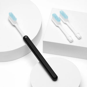 Nada - Adult Toothbrush with 3 Replacement Heads NEW!